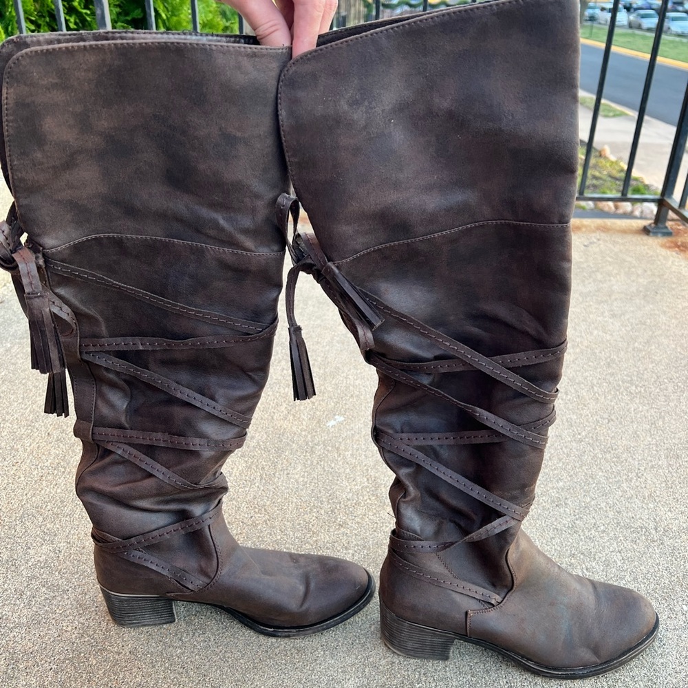 Brown Wraparound Knee High Boots Women’s 8.5 EUC